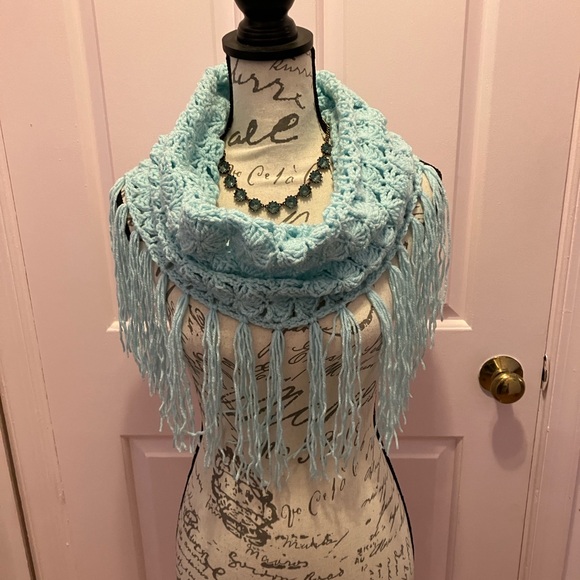 Lovely Handmade Crochet Fringe Cowl Scarf - Picture 4 of 10